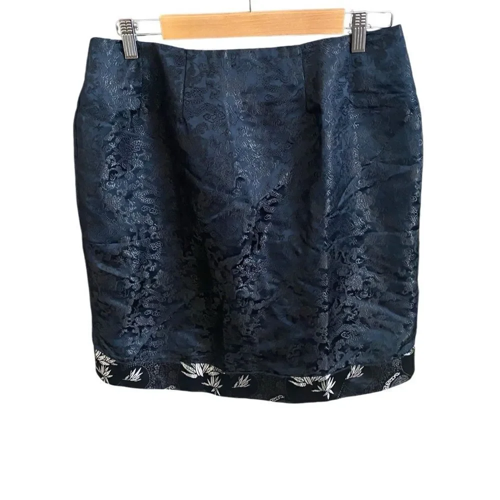 JADE East West Black/Silver Textured Mini Skirt. Size Large.